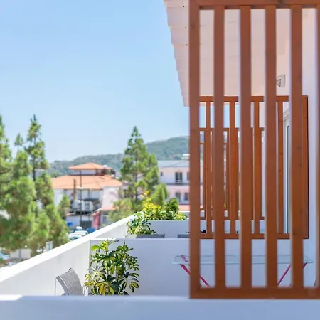 Bivalvia 아파트호텔 팔리라키